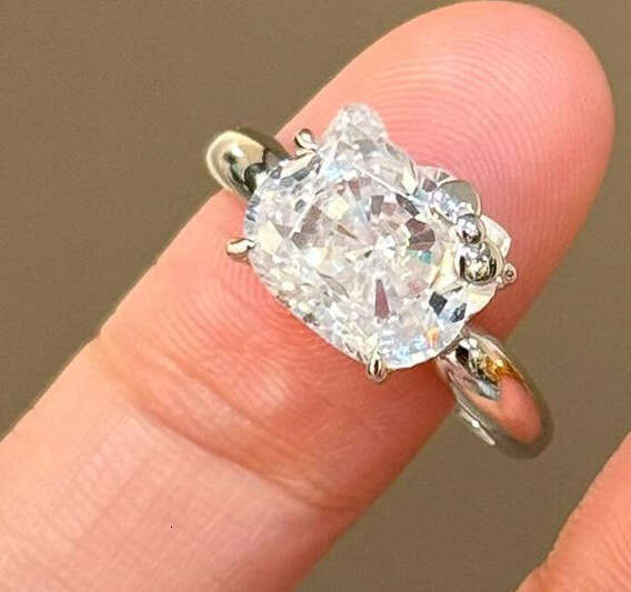 Super Shiny Cute KT Cat Sparkling Diamond for Women, Light Luxury Style, Niche Open Index Finger Ring, Fashionable Girly Temperament Ring