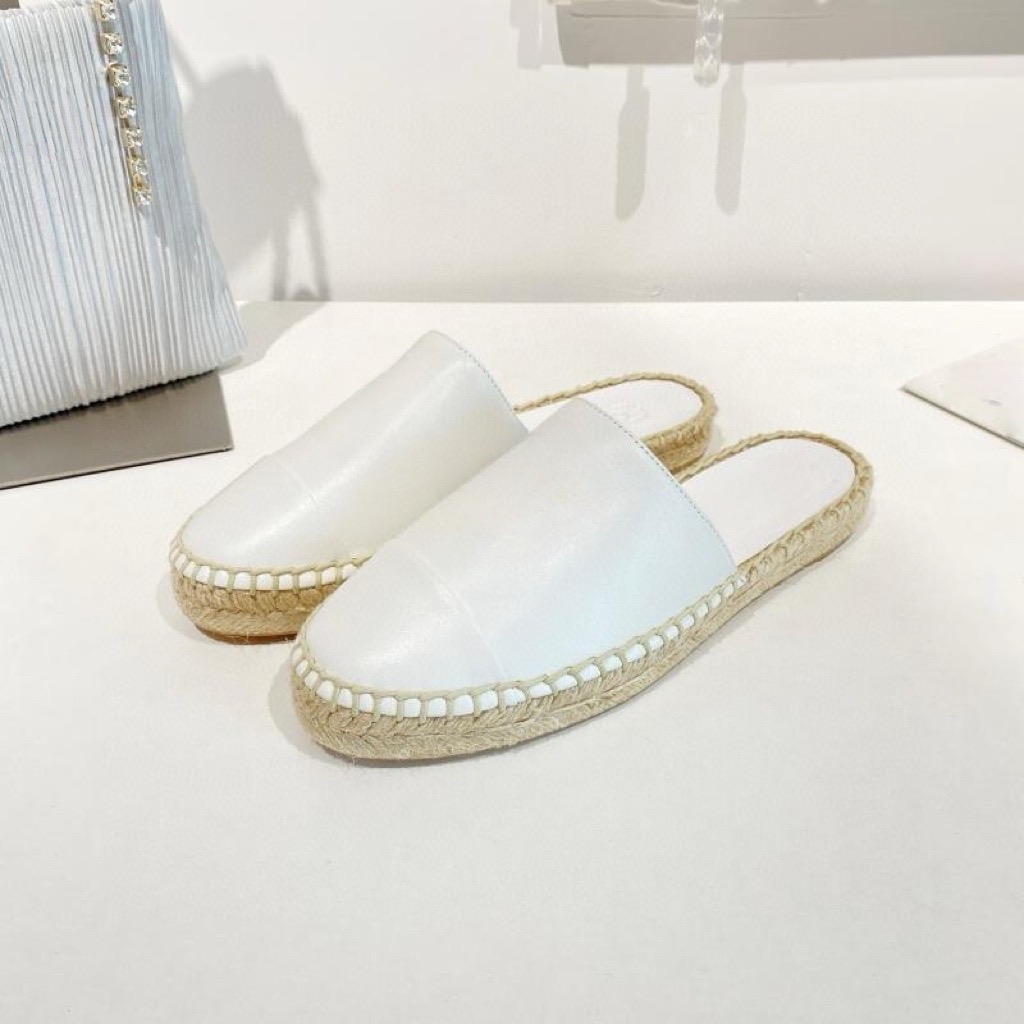 10A Top Designer Women's Slippers, Mule Half-Slippers, Flat Loafers, Casual Shoes Featuring a Design Combining Classic Metal Buckles and Woven Soles, Comes with Box