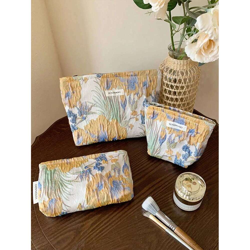 1pc/set Embossed Flower Fashion Portable Clutch Holiday Toiletry Makeup Bag, Light Zipper Storage B Y260206