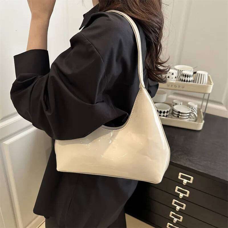 Chic Glossy Half Moon Daily Underarm Bag, Sleek Pu Leather Tote Shoulder Purses, Modern Styles for Women Everyday Elegance Y260205