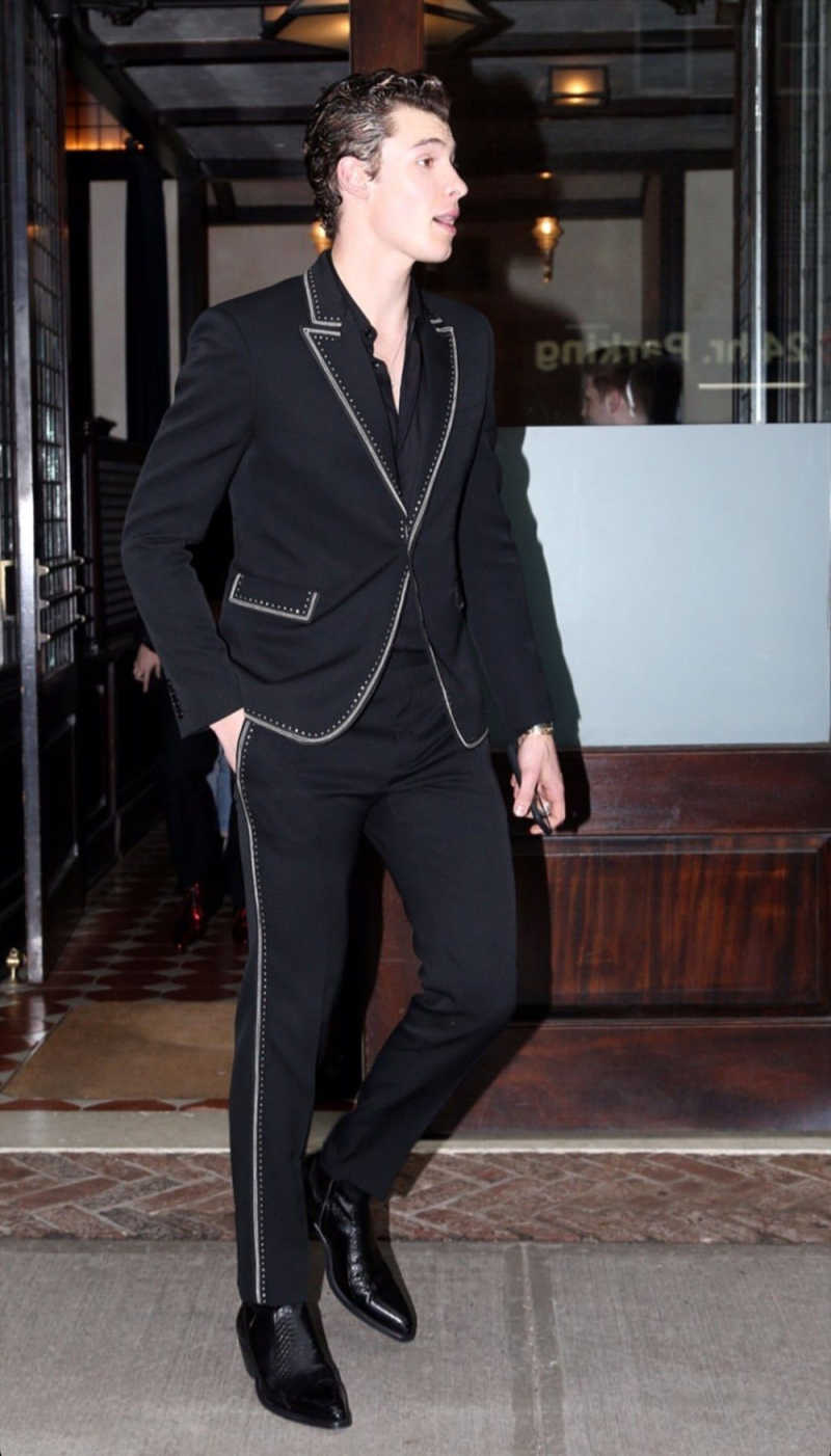 Fashion Men Suits One Button Peaked Lapel Pant Sets Beaded Classic Fit 2 Pieces Banquet Party Customized Outfits