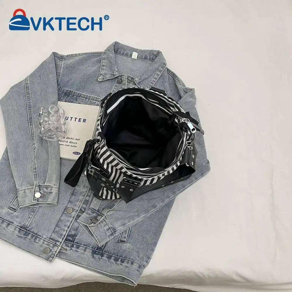 Women Rivet Shoulder Fashion Patchwork Large Capacity Canvas Tote Handbag Striped Adjustable Strap Cool Satchel Bag Y260205