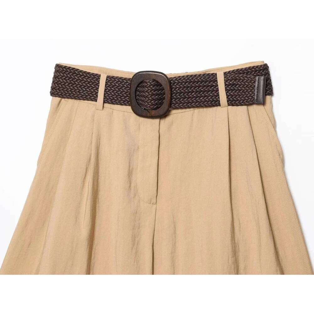 2025 new summer women's clothing casual fashion simple loose retro French design pleated with belt wide leg shorts H260206