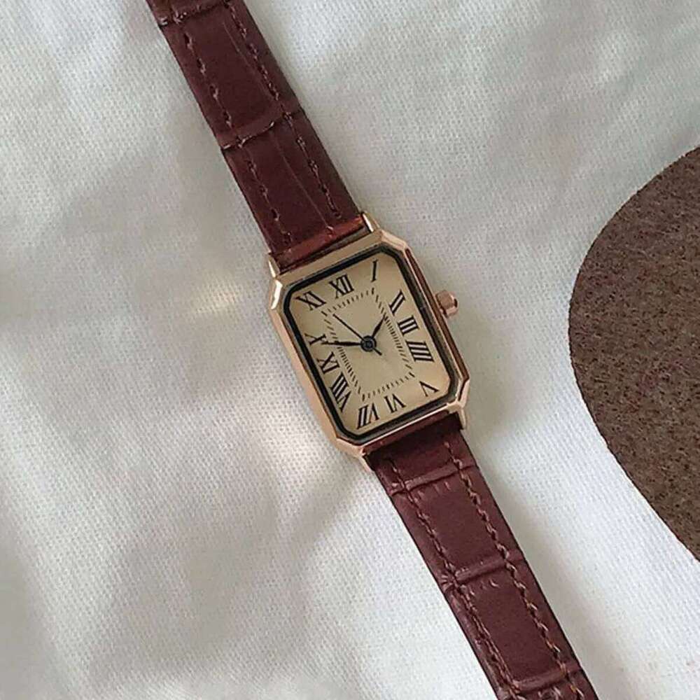 Retro Classic Casual Quartz Dial Leather Strap Band Rectangle Clock Fashionable Wrist Watches for Women Z260206