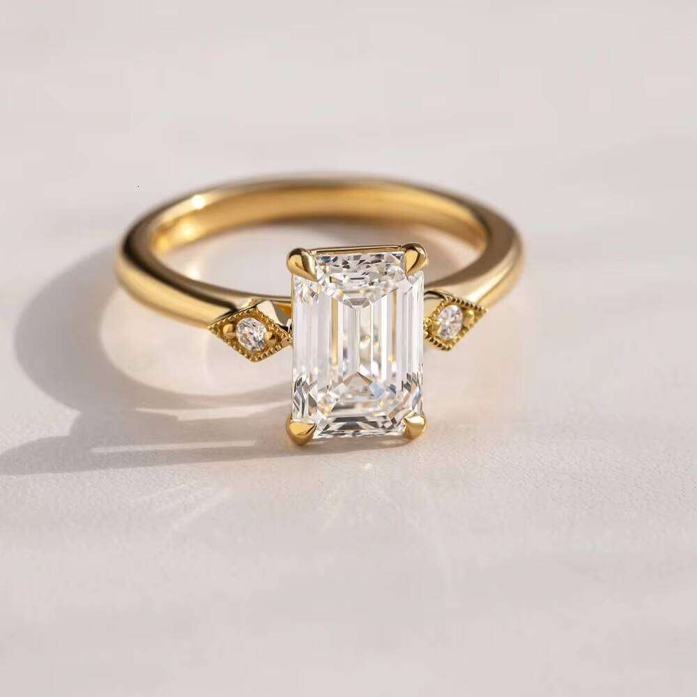Luxury Emerald Cut Moissanite Ring Gold Platinum Silver Setting Vintage Side Stone Engagement Jewelry Factory Price
