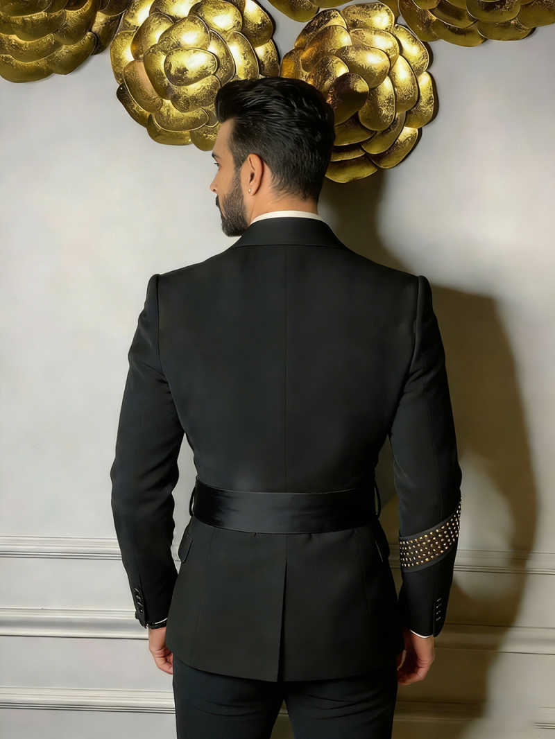 Noble Wedding Tuxedos Shawl Lapel Beaded Sashes Man Suit Formal 2 Pcs Jacket Pants Evening Groom Party Outfits Customized