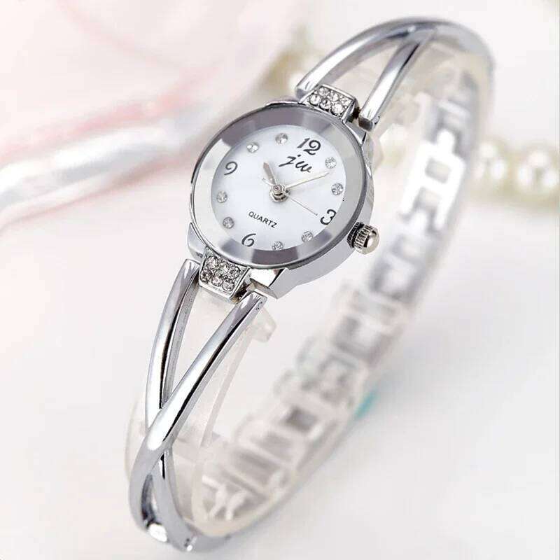 New Fashionable Women Bracelet Watch Small Dial Quartz Popular Leisure Watch-Bracelet Time Woman Elegant Watches Z260206