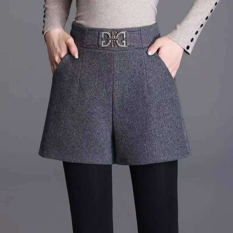 Women Korean Fashion Elegant Chic High Waist Woolen Short Pants New Autumn Winter Vintage Ladies Casual Solid Slim A-line Shorts XJ260206