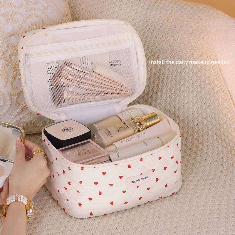 New Fashion Love Ladies Makeup Handbag Large Capacity Travel Toiletry Cosmetics Organizer Storage Bag Y260206