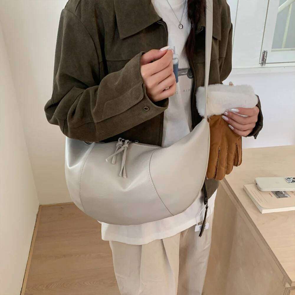 Small Niche Design Women's Large-Capacity Autumn and Winter Versatile Wide-Strap Single Shoulder Crossbody Dumpling Bag XJ260129