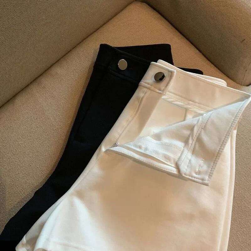 High-Waisted Slimming Women 2025 Spring Summer Korean Style Tight Elastic Black White Shorts Casual Street Short Pants XJ260206