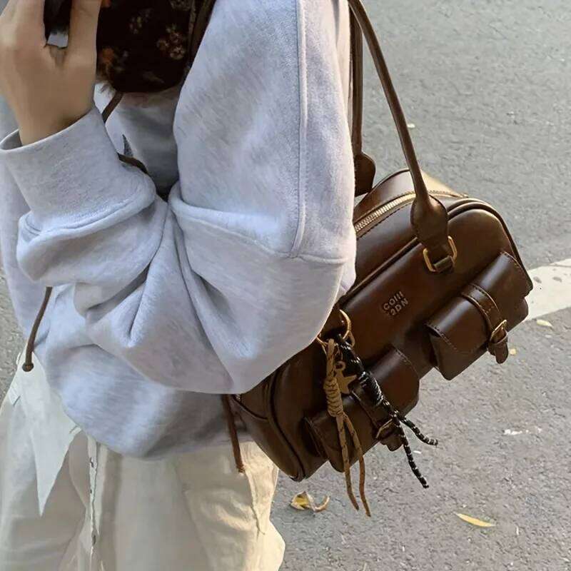 Stylish Shoulder Bag with Multiple Pockets, Golden-Tone Hardware & Letter Print Design Handbags for Women Travel, Work, Outings Y260205