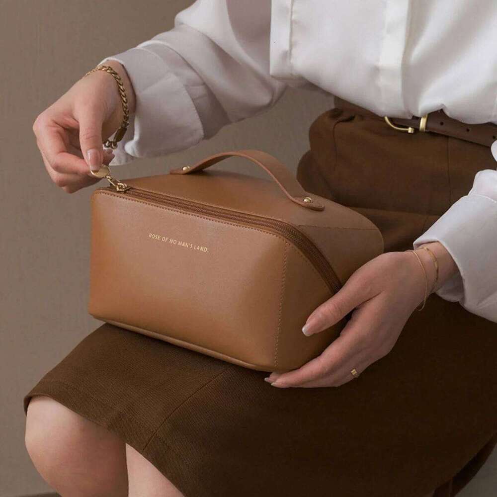 Makeup Female Toiletry Kit Make Up Case Storage Pouch Lady Box, Cosmetic Bag, Organizer Bag For Travel Zip Y260206