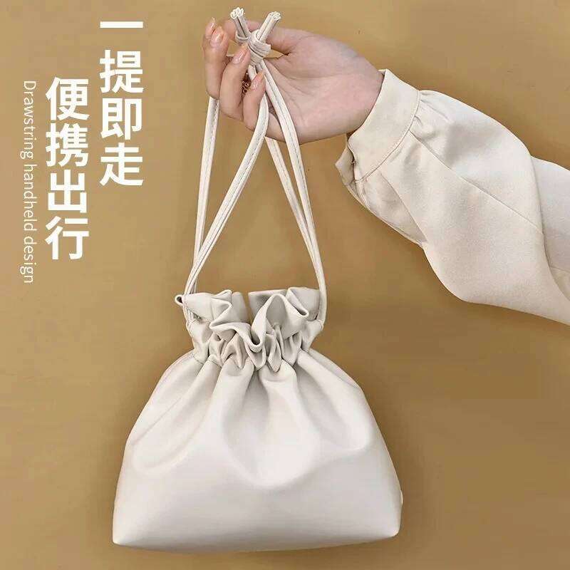 Ins Drawstring Makeup Woman Bag Large Capacity Skincare Storage Bags Portable Handbag Travel Cosmetic Organizer Y260206