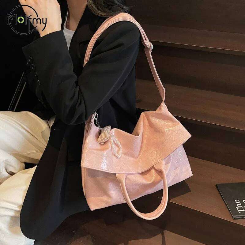 Fashion Crossbody for Women Shoulder Oil Wax Leather Adjustable Strap Trendy Handbag Purse Work Travel Messenger Bag Y260205
