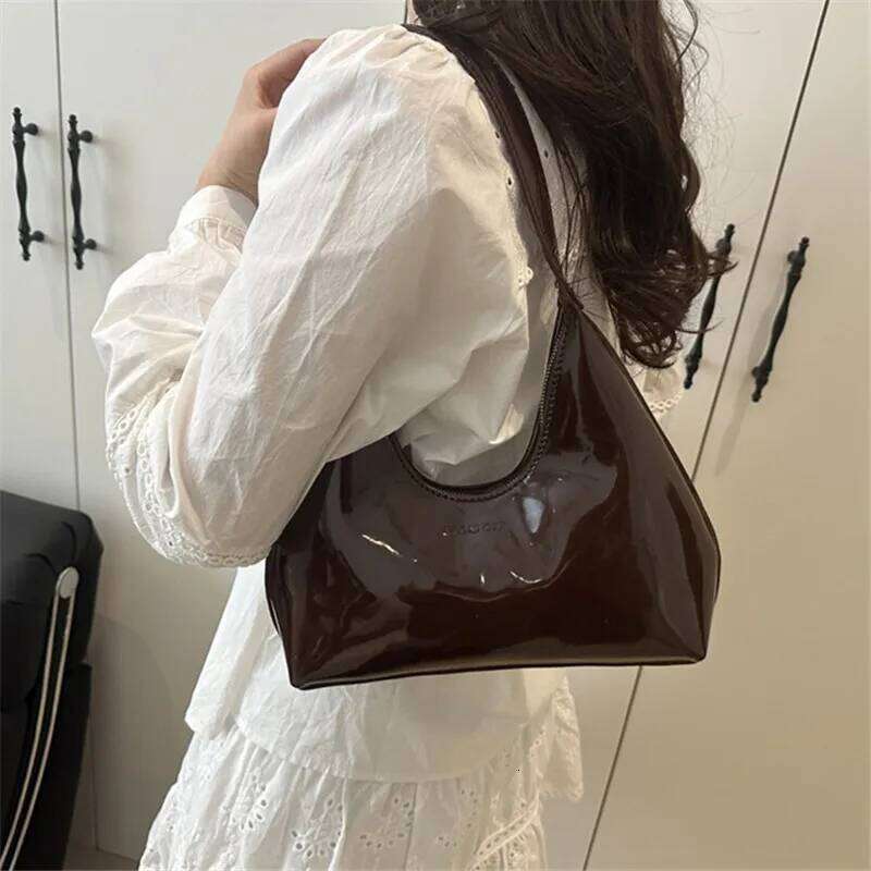 Chic Glossy Half Moon Daily Underarm Bag, Sleek Pu Leather Tote Shoulder Purses, Modern Styles for Women Everyday Elegance Y260205