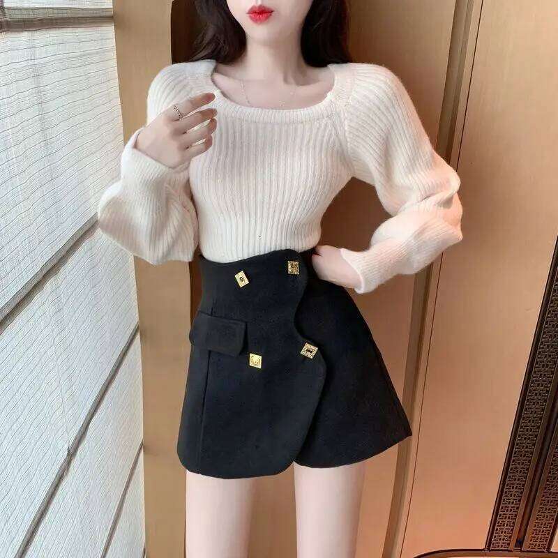 Black Woolen Shorts Women 2024 New Autumn Winter High Waist Slimming Loose Casual Wide Leg A-line Skirt for External Wear XJ260206