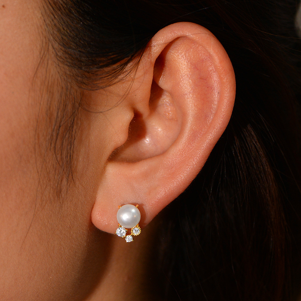 S925 Sterling Silver Natural Freshwater Pearl for Women, Retro Light Luxury Style, Versatile Simple Zircon Earrings
