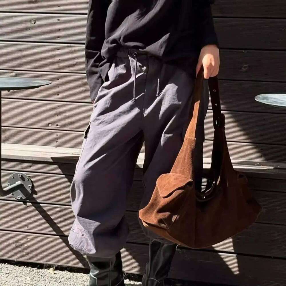 Faux Suede Hollow Rivet Shoulder Vintage Tote Handbag Women Retro Underarm Pouch Autumn Winter Large Capacity Top-Handle Bag Y260205