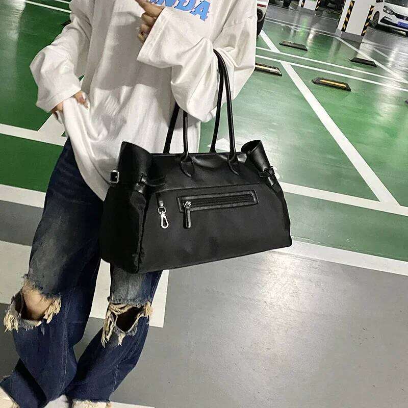 PU Solid Color 2024 New Product Handbag Zipper Versatile Fashion Shoulder Soft Commuting Minimalist Women's Tote Bag Y260205