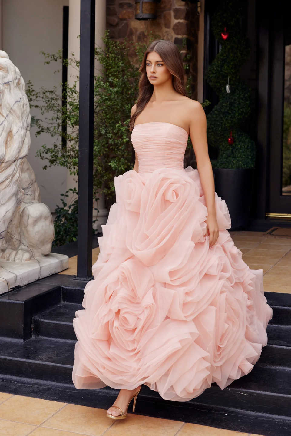 Customized High Quality Tulle Wedding Dresses Temperament Strapless Sleeveless Homecoming Dress Luxury Special Occasion Gowns