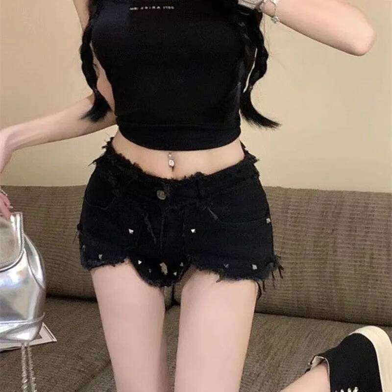 New Women's Irregular Tassels Short Jeans Harajuku Gothic Punk Rivet Decorate Denim Woman Summer Trend Sexy Black Shorts XJ260206