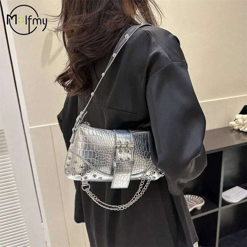 Women Shoulder Rivets Fashion Ladies Bag Trendy Rock Handbag Y2K Chain for Travel Vacation Daily Bolsa Designer Luxury Bags Y260205