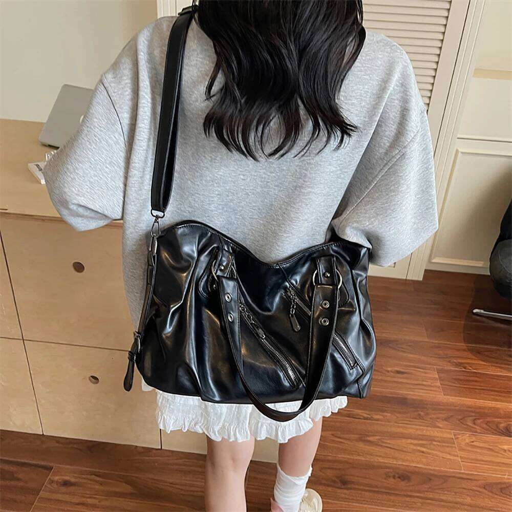 Glossy PU Designed Rivet Zipper One Shoulder Bag Large Capacity Versatile Tote Bags Delicate Soft All-Match Crossbody Packs Y260205