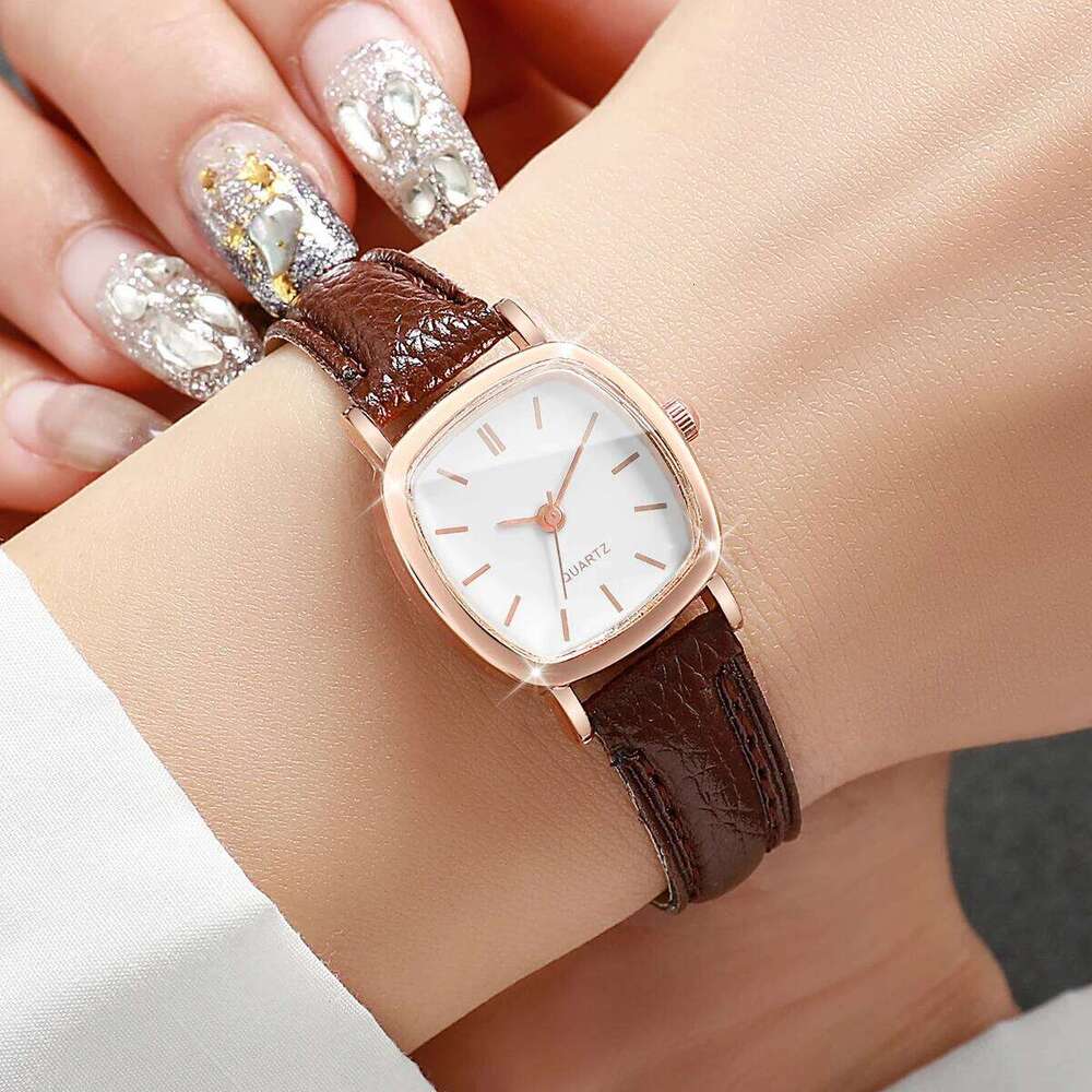 Fashion Minimalism Women Watches Small Square Dial Leather Strap Quartz Watch for Girls ClockWithout Box Z260206