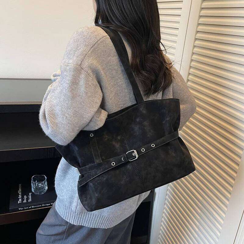 Fashion Brand Designer Tote Niche Buckle-designed Bucket Solid-color Versatile Commuter High-quality Suede Women Bag Y260205