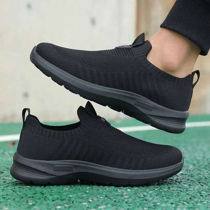 Comfortable Casual Fashion Breathable Outdoor Mesh Vulcanized Sneakers New Non-slip Lightweight Walking Shoes for Men