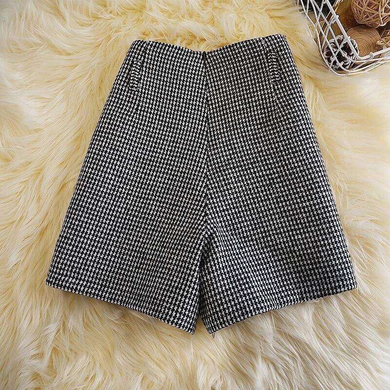 High Waist Plaid Short Women's Autumn Winter Fashion Versatile Slimming Wool Wide Leg Korean Style Outdoor Pants XJ260206
