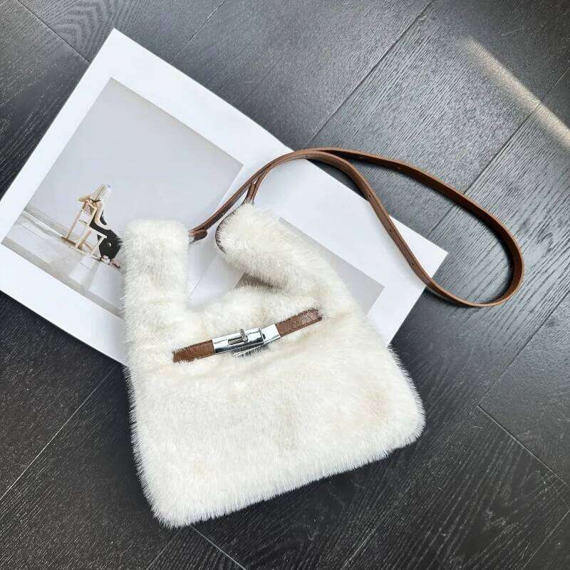 Faux Fur Bucket Crossbody Women Fashion Handbag Korean Style Winter New Plush Shoulder Guangzhou High Quality Bag XJ260129