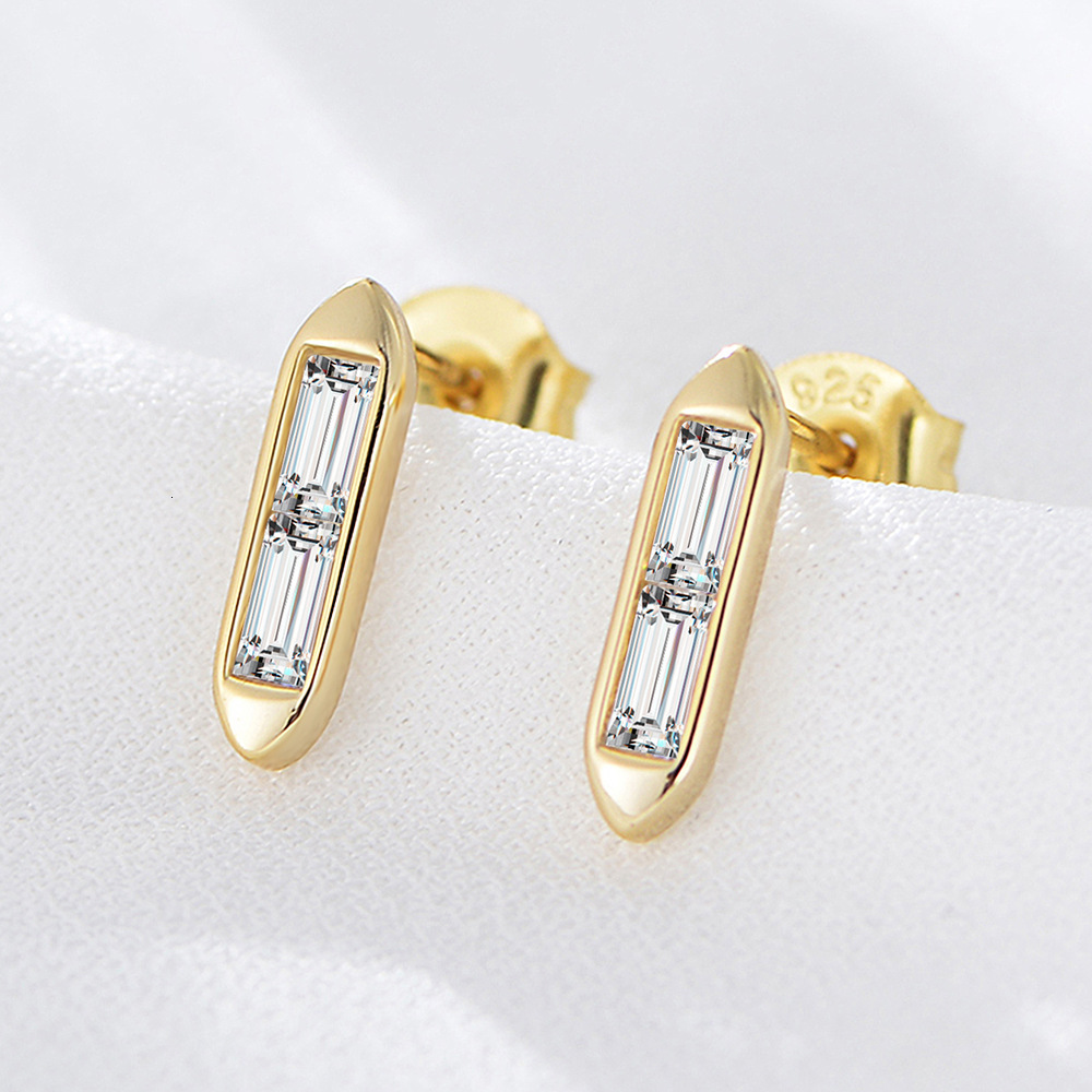 Korean-style S925 sterling simple geometric versatile elegant square zirconia stud earrings for women, light luxury silver jewelry