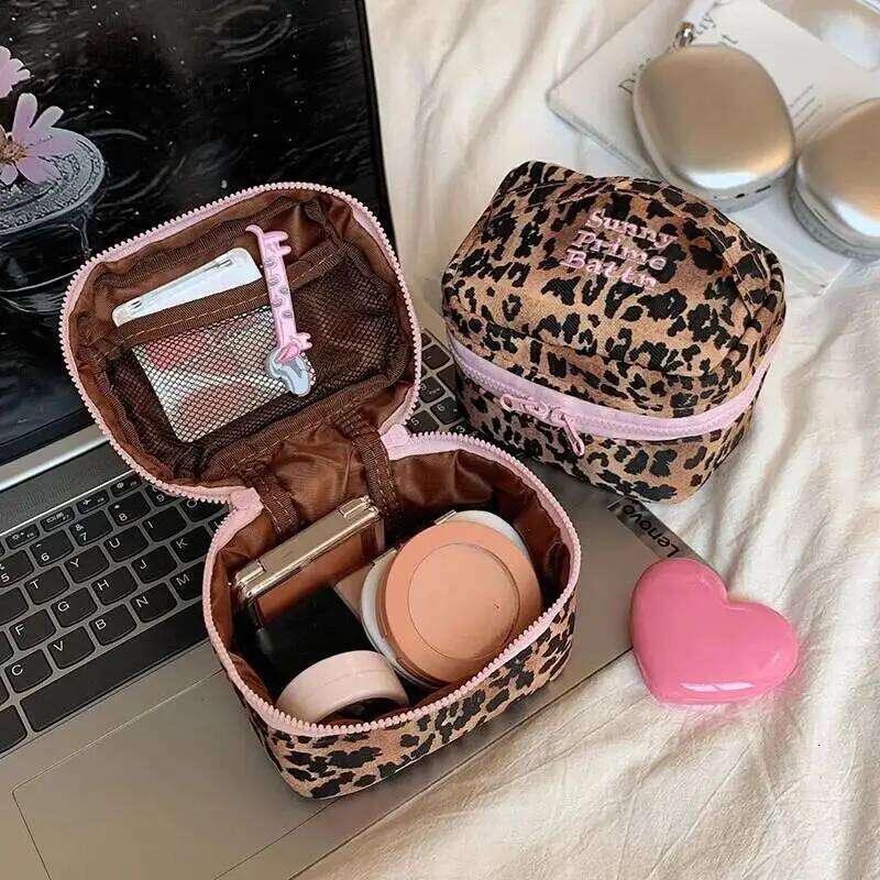 Leopard Embroidered Fashion Zipper Kawaii Cosmetic Case High Capacity Casual Makeup Bag Travel Toiletry Purse Women Y260206