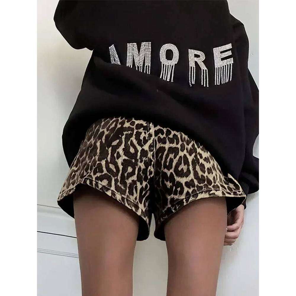 Retro Leopard Print Women Y2k Shorts Fashion Dropped Zippers Pocket Button Female Pants 2024 Spring Summer Street Lady Outwear XJ260206