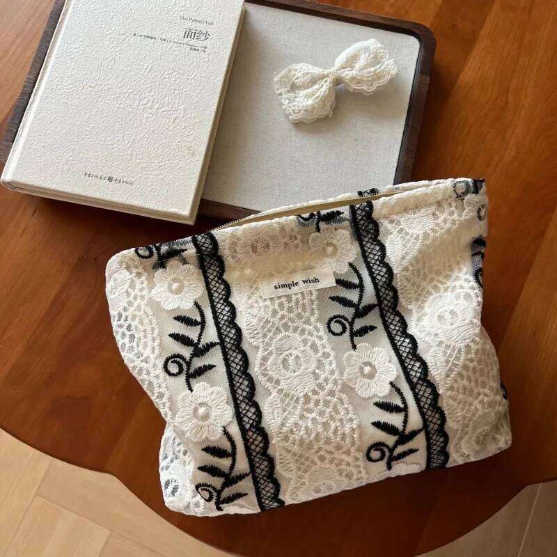 French Style Pouch Beige Lace Embroidery Minimalist Floral Makeup Bag for Women Elegant Organizer Boho Cosmetic Bags Y260206