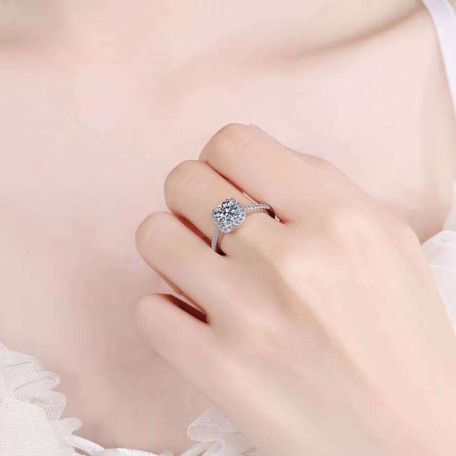 Elegant 1Ct 100% 925 Sterling Silver Rhodium Plating Engagement Moissanite Ring For Women