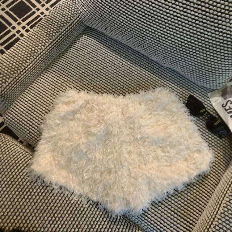 Women's Autumn Winter Tassel Shorts Lady Fluffy High Waist Solid Color Short Pants XJ260206