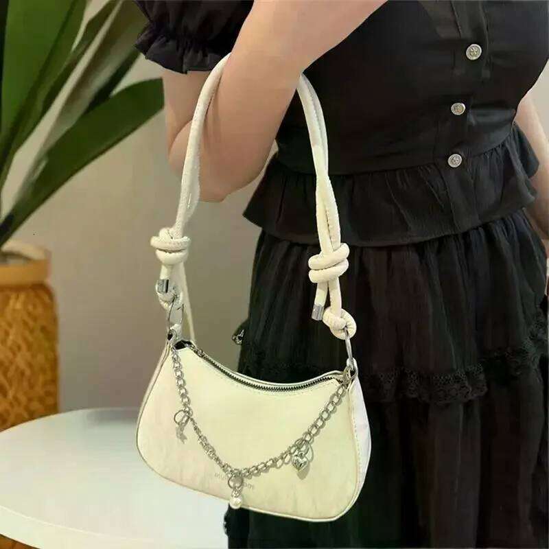 Niche Underarm Women's Fashion Trendy Chain Shoulder Crossbody Versatile Commuting Bag Messenger Bags Girl Birthday Gift Y260205