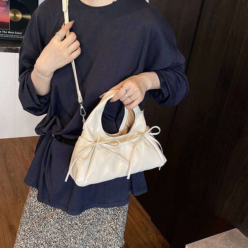 Trendy Versatile Women's PU Leather Bow Single Shoulder Crossbody Bag Simple Casual Commuting Storage Armpit Bags Y260205