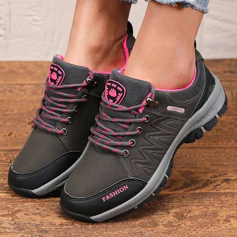 Women's Hiking Sneakers Fashionable Breathable Upper Outdoor Camping Anti Slip Flexible Female Designer Vulcanized Shoes