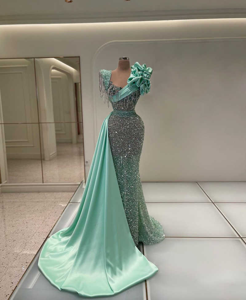 Chic Green Mermaid Prom Dresses Off Shoulder Strapless Evening Dress Custom Made Ruffles Glitter Floor Length Party Gown