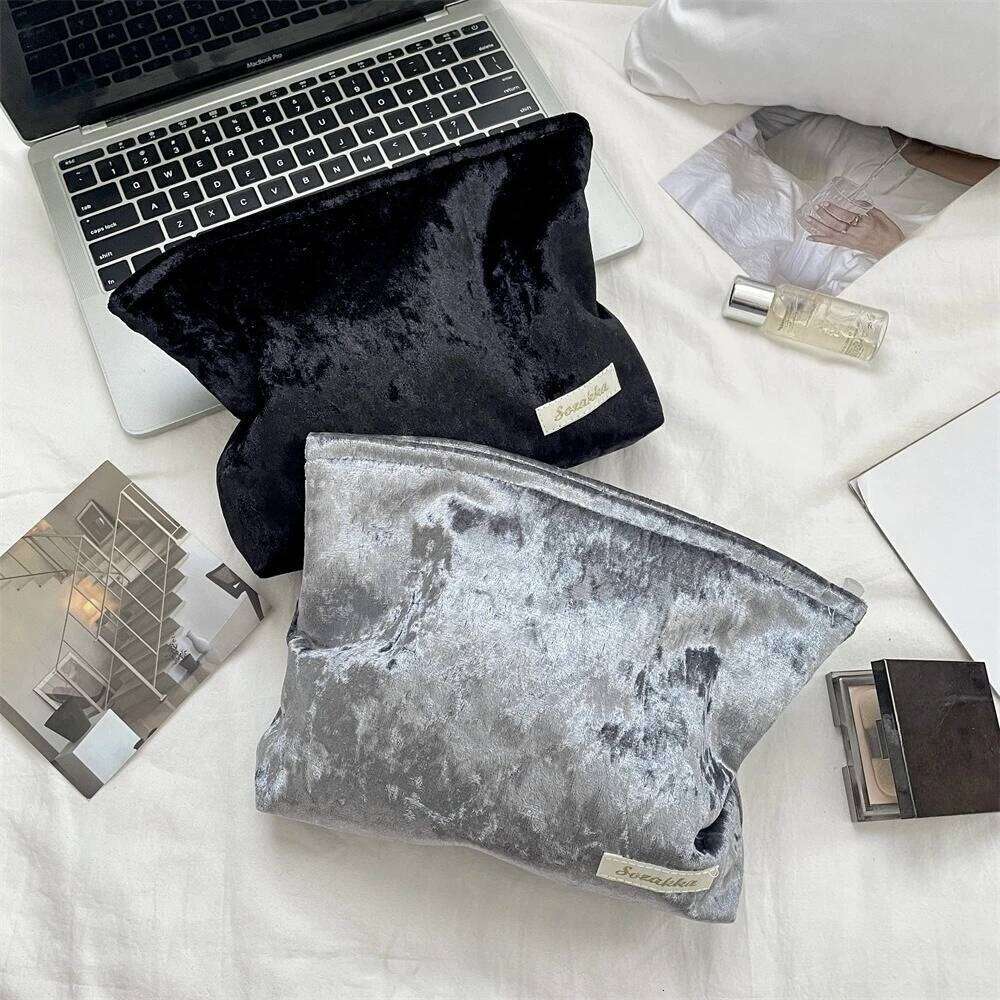 Velvet Cosmetic Large Capacity Women Toiletries Organizer Zipper Makeup Clutch Purse Travel Girl Cosmetics Storage Bag Y260206