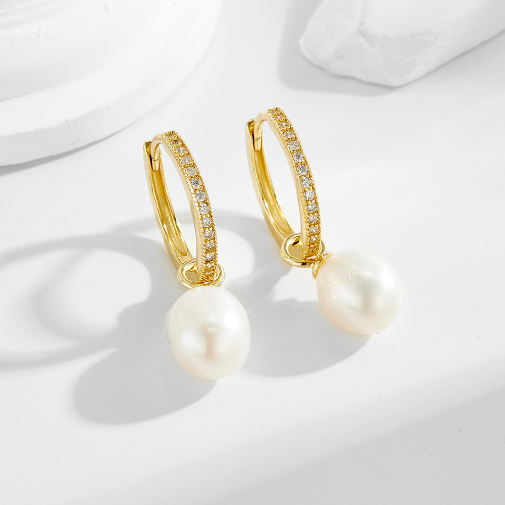 S925 sterling silver light luxury natural pearl with micro-inlaid zirconia, elegant and sophisticated women's earrings