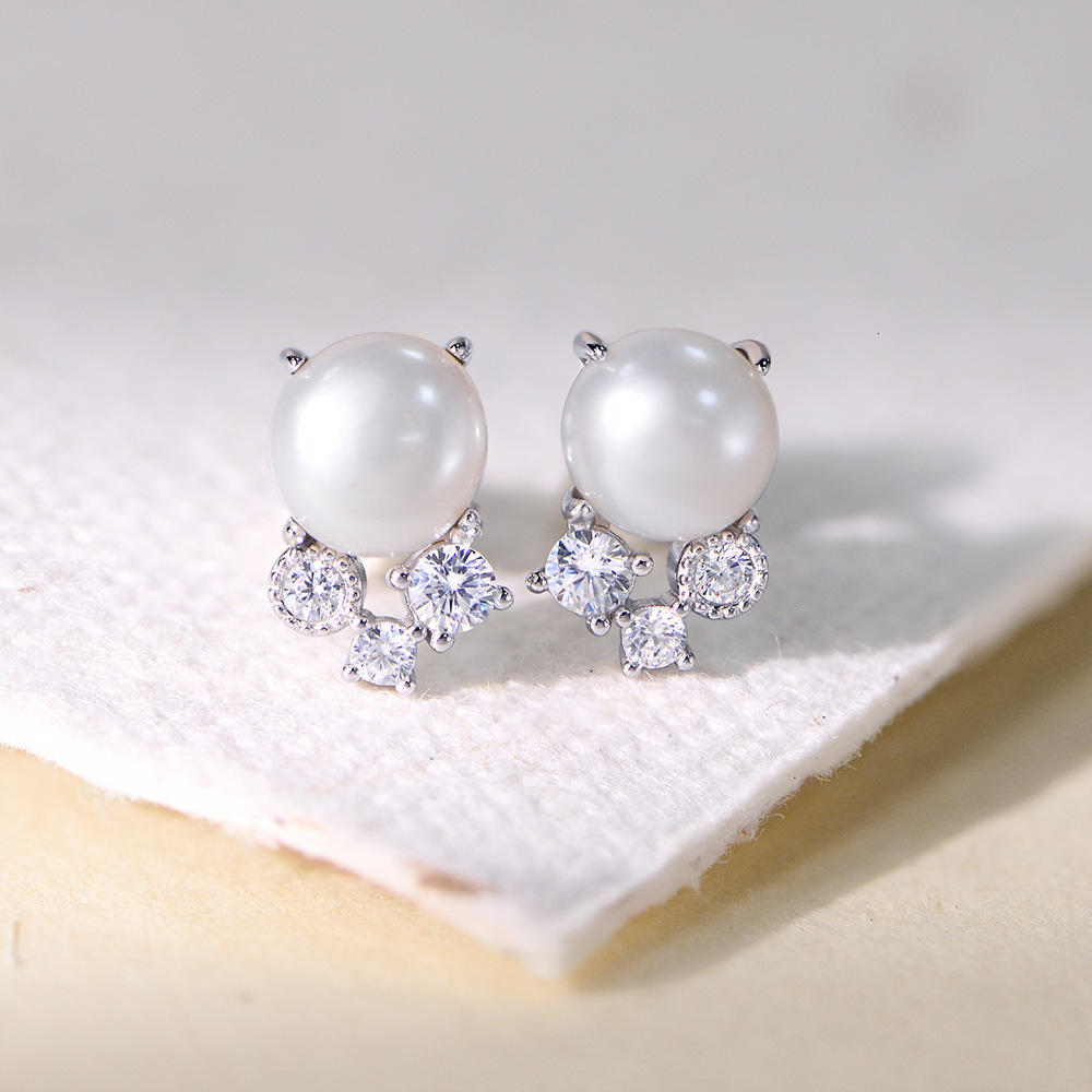 S925 Sterling Silver Natural Freshwater Pearl for Women, Retro Light Luxury Style, Versatile Simple Zircon Earrings