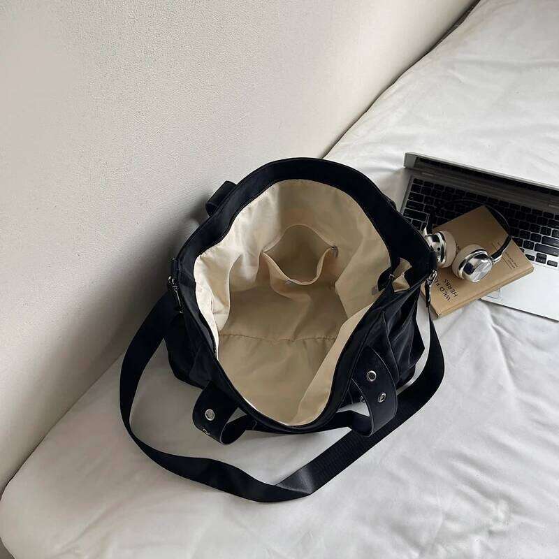 LEFTSIDE High-capacity Design PU Leather Crossbody Bags for Women 2025 New Punk Style Trend Female Shoulder Bag Handbags Y260205