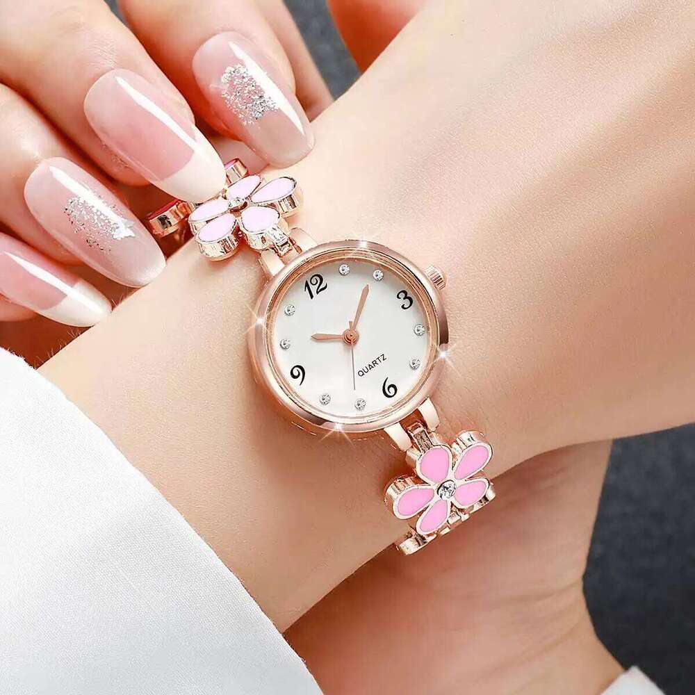 Elegant Women Watches Fashion Flower Bracelet Strap Ladies Quartz Wristwatch Reloj MujerWithout Box Z260206