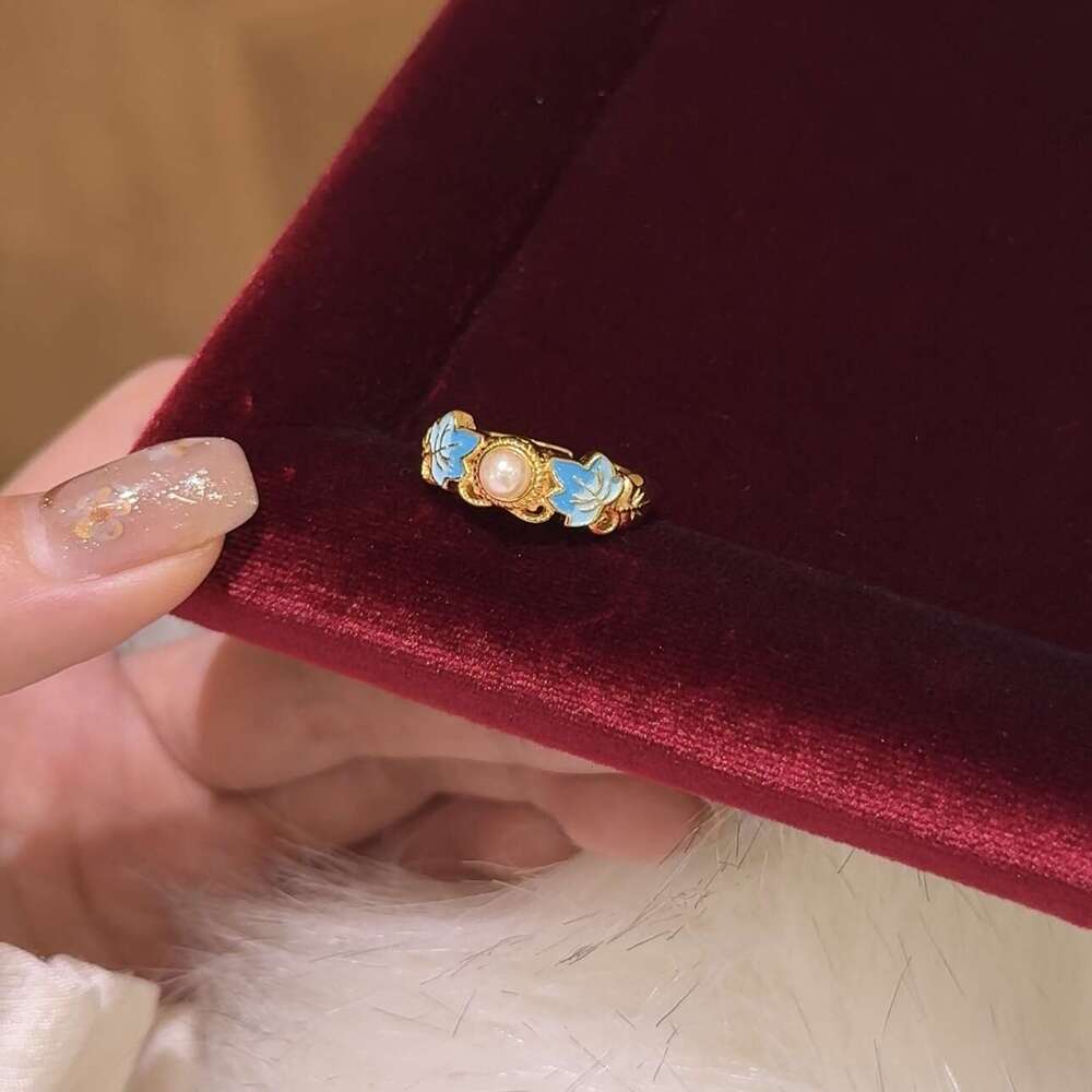 New Chinese-style vintage pearl enamel maple leaf ring, elegant sophisticated, retro and exquisite, versatile national-style ring