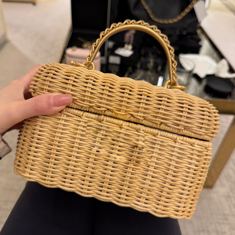 Designer bag handbag handle Summer Straw Chain Shoulder Bagsl Raffia Hand Woven Flap Bags Gold Hardware Heavy Chains Buckle Hasp Women Travel Beach